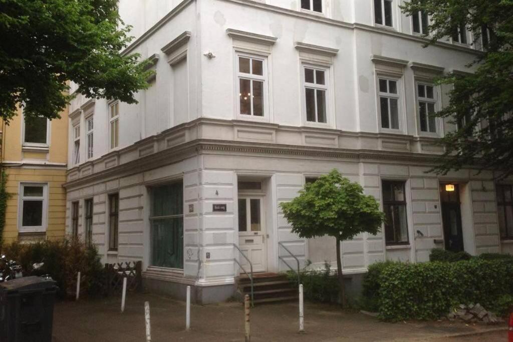 Grosszuegige Altbauwohnung In Bestlage Hambourg