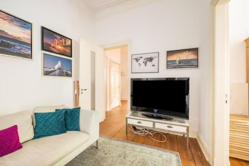 Grosszuegige Altbauwohnung In Bestlage Appartement