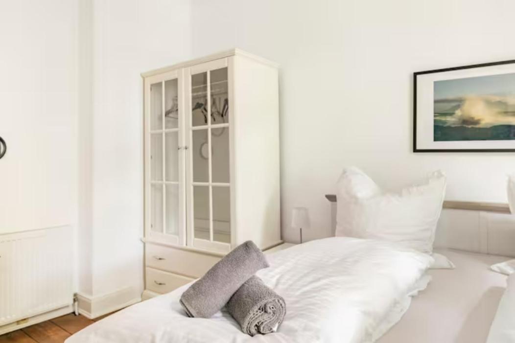 Großzügige Altbauwohnung In Bestlage Apartment